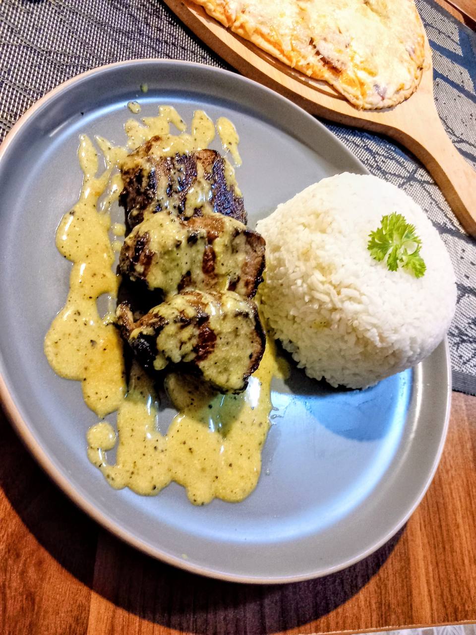 Médaillon de zébu sauce moutarde